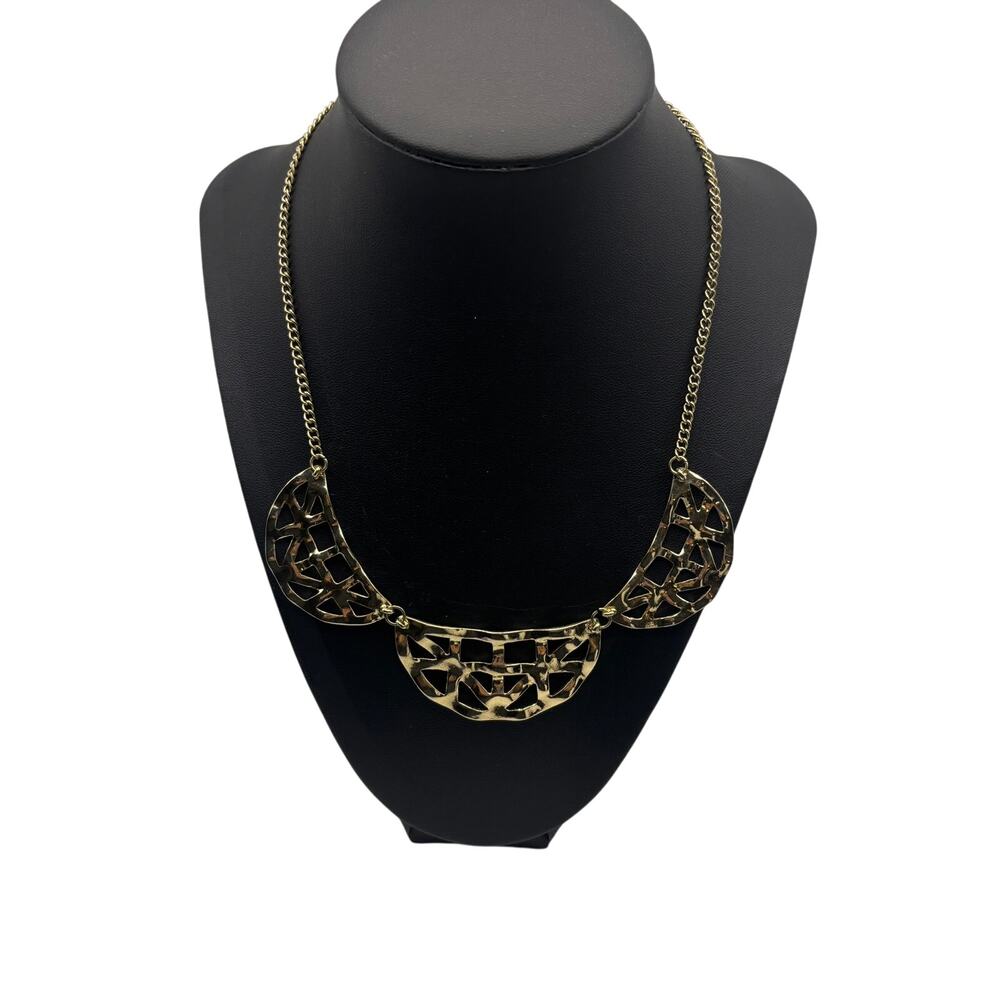 Matte Gold Tone Lattice Geometric Scalloped Linked Statement Chain Necklace